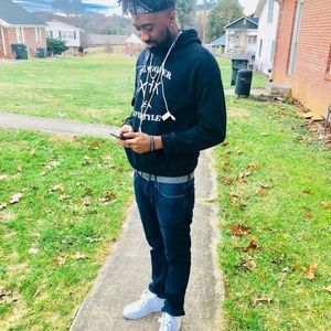 Meet your Posher, Jonathan